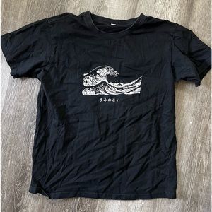Black and white japanese wave shirt